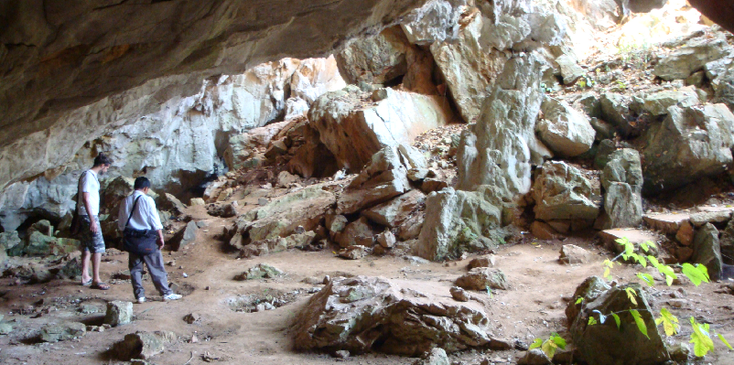 Hospitaal-grot-Vallei-der-Kruiken-vlakte-Plain-of-Jars-Phonsovan-Laos