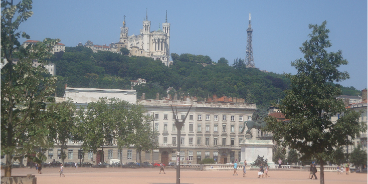 Lyon-Frankrijk-Romeinse-stad-plein-kasteel