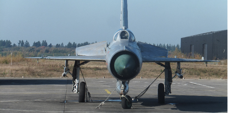 Soesterberg-voormalige-militaire-vliegbasis-vliegtuig-jet-straalvliegtuig-landingsbaan-Nederland