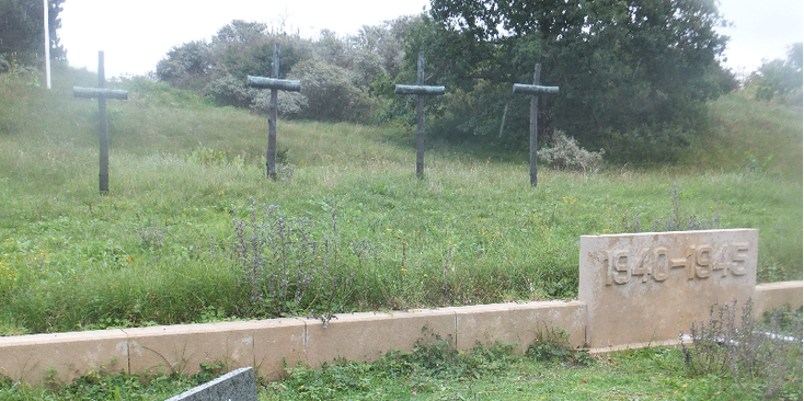 Waalsdorpervlakte-kruizen-monument-verzetsstrijders-executies-WW2-Scheveningen-Nederland