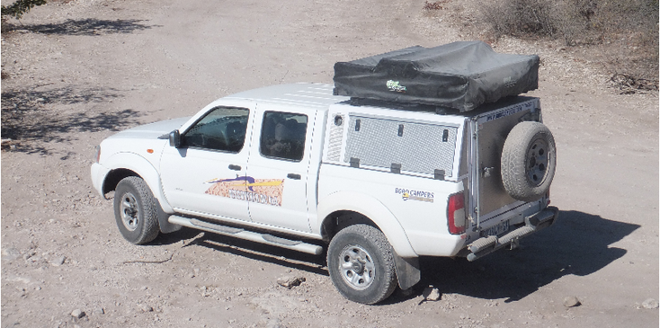 Kubu-island-eiland-landcruiser-tent-op-dak-Botswana