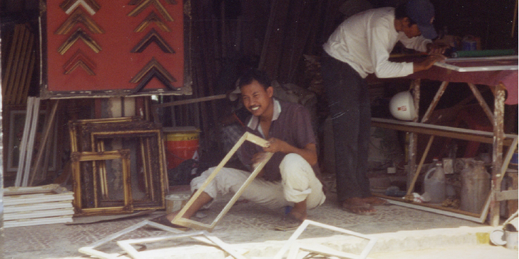 Yoghakarta-handarbeid-lijstenmaker-Indonesië