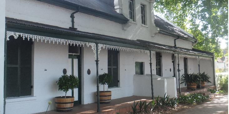 Graaf-Reinet-Zuid-Afrika-Kaaps-Hollandse-stijl-architectuur-huizen-Holland-Nederland
