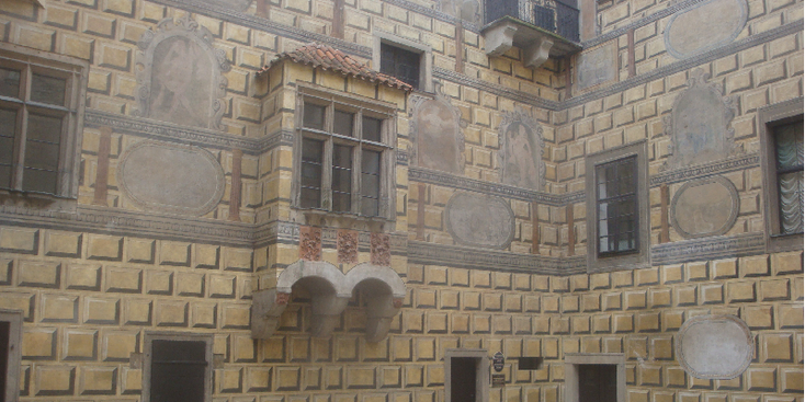 Cesky-Krumlov-Tsjechië-Bohemen-dorp-kerk-keitjes-straat-straatleven-barok