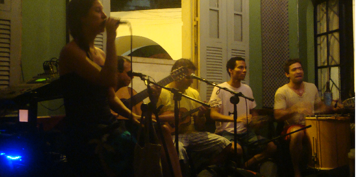 Rio-de-Janeiro-Brazilië-samba-optreden-live-zingen-band