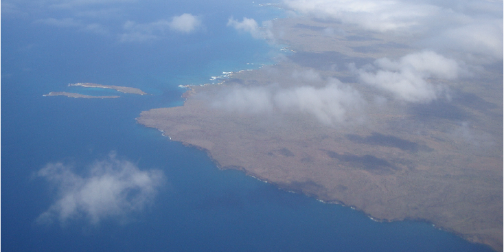 Galapagos-uitzicht-vanuit-vliegtuig-Ecuador