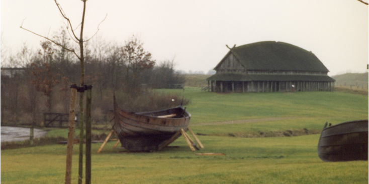 Ribe-viking-noorman-museum-huis-boot-schip-grasveld-Denemarken