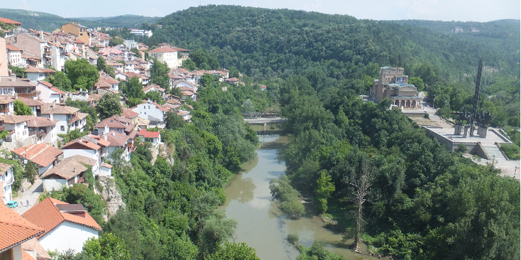Veliko-Tarnovo-uitzicht-monument-van-Assen-Dynastie-Bulgarije