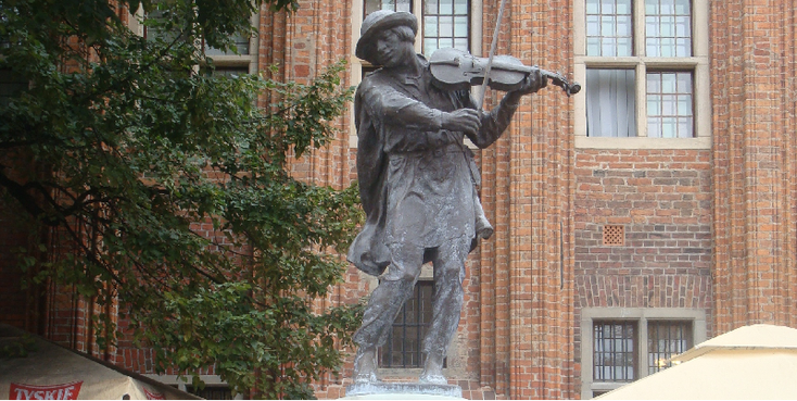 Copernicus-Torun-Statue-Poland