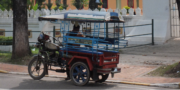 Vientiane-tuktuk-Laos