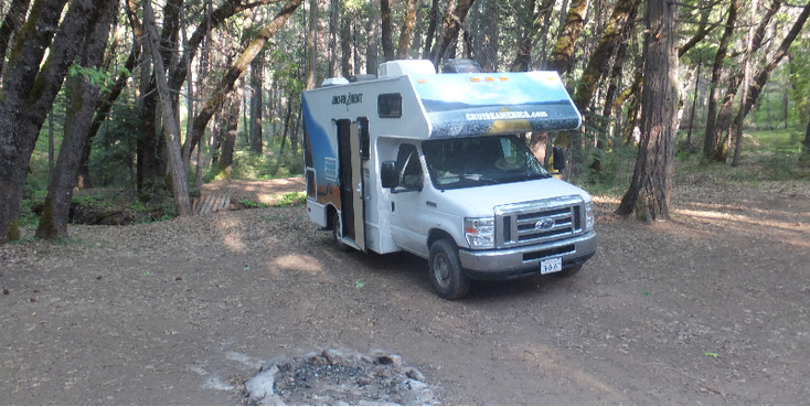 Big-Oak-Flat-Entrance-wild-camping-Yosemite-nationaal-park-camper-Californië-Verenigde-Staten