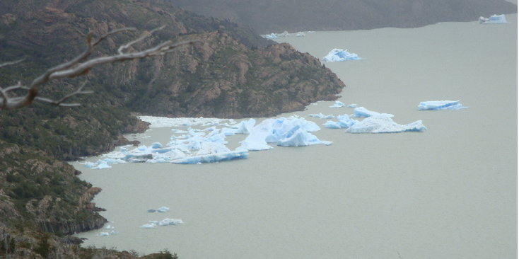 Torre-del-Paine-ijsschotsen-meer-nationaal-park-Chili