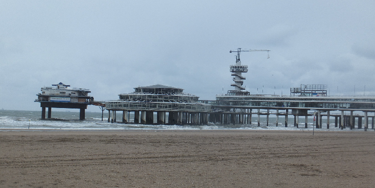Pier-Scheveningen-strand-Noordzee-Nederland