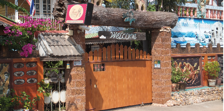 Kamphaeng-Phet-Three-J-guesthouse-Gate-hostel-Thailand
