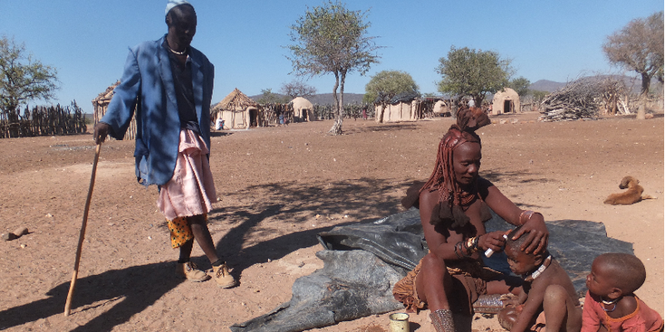 Opuwo-Himba-dorp-hut-riet-Namibië