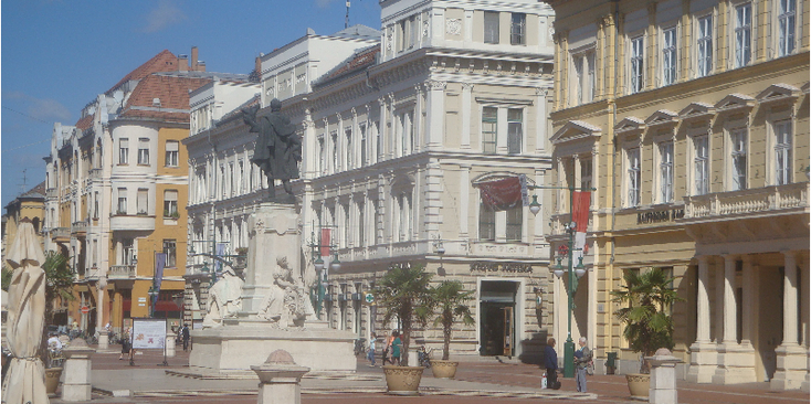 Szeged-Kanyaki-plein-winkelstraat-shopping-beeld-standbeeld-Hongarije
