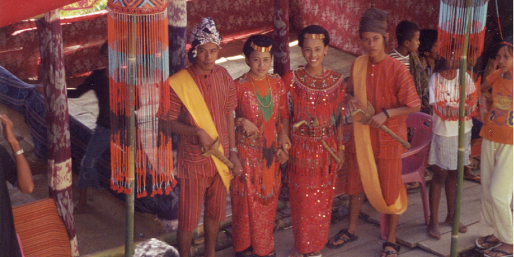 Tana-Toraja-Sulawesi-Indonesië-bruiloft-traditioneel-stel-bruidspaar