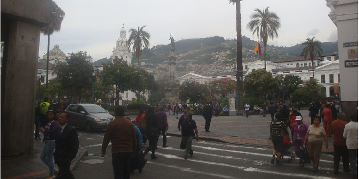Quito-Plaza-de-la-Independencia-Ecuador-straat