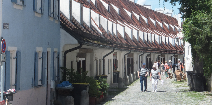 Landsberg-am-Lech-rijtje-huizen-dakkapel-Duitsland