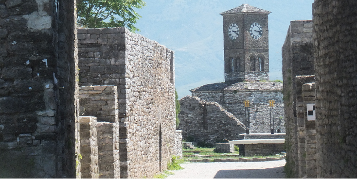 Gjirokaster-Gjirokastra-citadel-klokkentoren-Albanië
