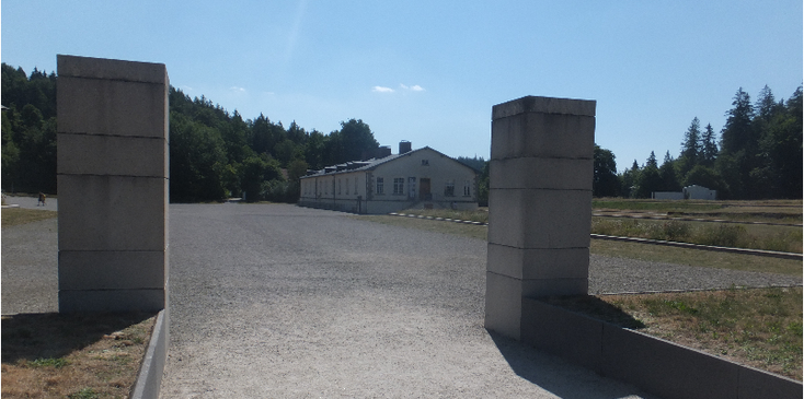 Flossenburg-concentratiekamp-Gedenkstatte-appel-platz-plein-nazi-SS-Duitsland