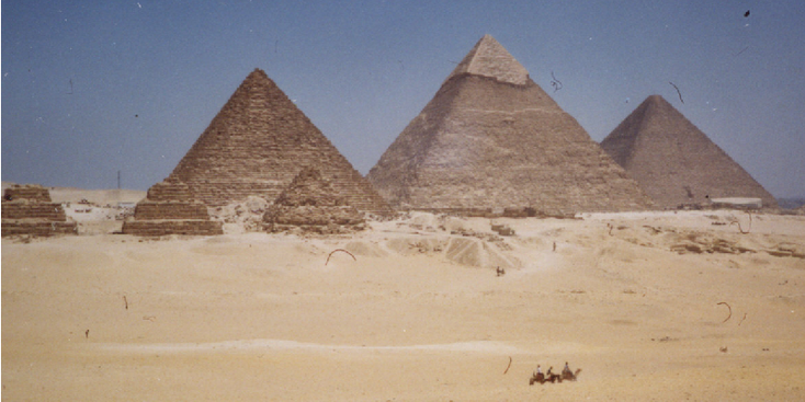Giza-Gizeh-piramide-Cheops-woestijn-zand-kameel-Egypte