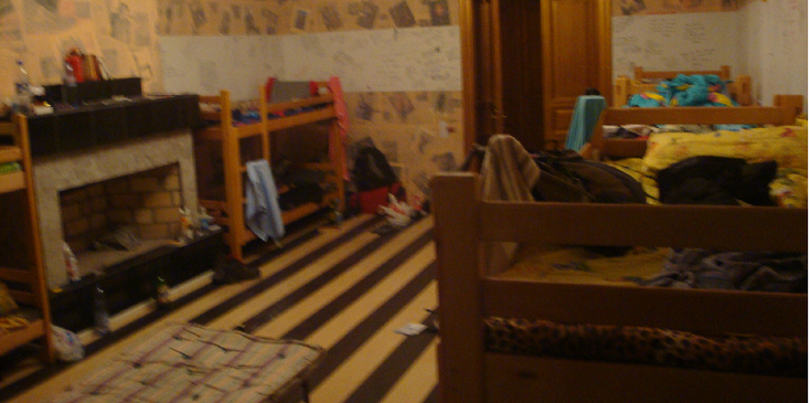 Odessa-Frontpage-hostel-slaapkamer-slaapzaal-stapelbed-Oekraïne