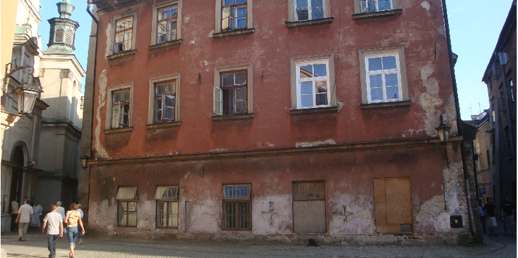 Lubln-straatleven-rood-huis-Polen