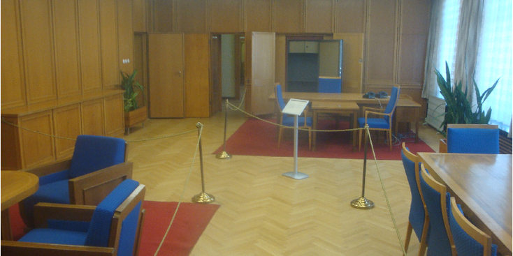 Stasi-museum-Berlijn-koude-oorlog-DDR-Erich-Mielke-kamer-Duitsland