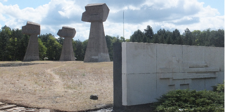 Bubanj-gedenkteken-park-monument-Nis-Servië-Joegoslavië