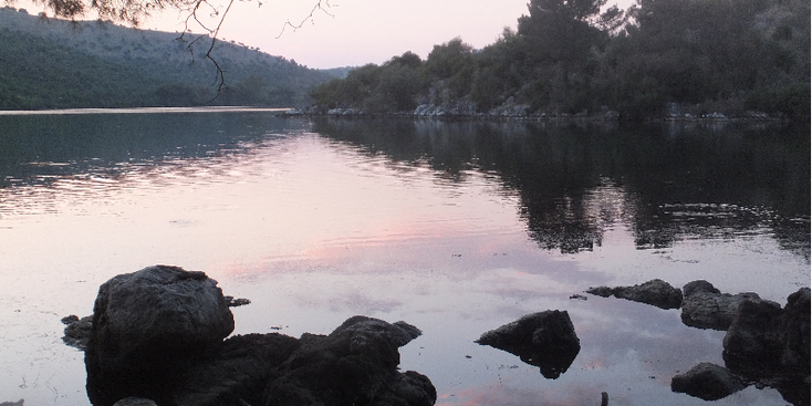 Wild-kamperen-baai-Butrint-Albanië