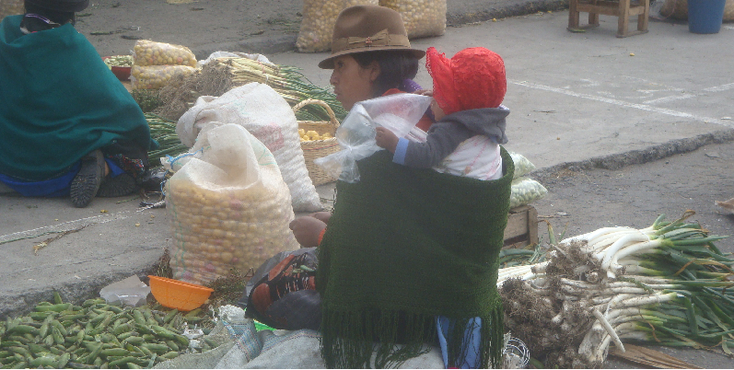 Saquilisi-markt-ui-cowboy-hoedjes-Ecuador