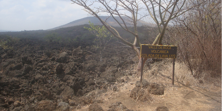 Masaya-vulkaan-lava-koloniaal-Nicaragua-Valle-de-Roca