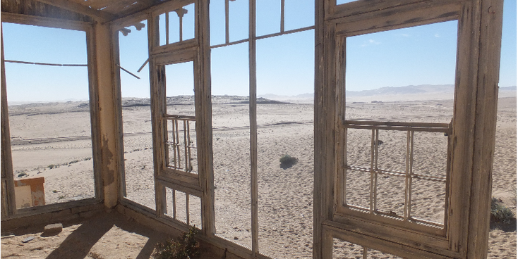 Kolmanskop-zand-woestijn-mijnstad-verlaten-ghost-town-Namibië