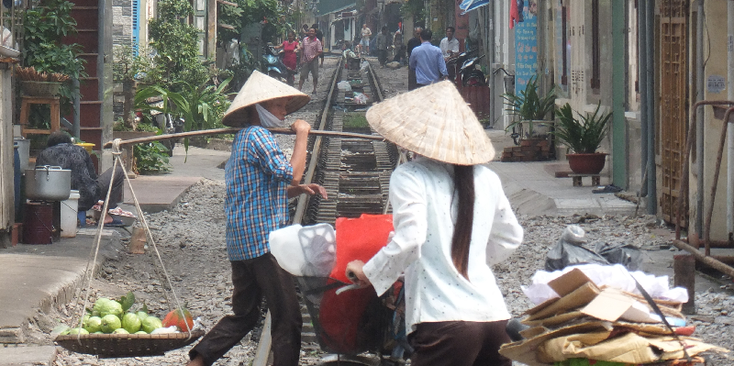 Hanoi-Train-Street-Haiphong-track-Train-Vietnam