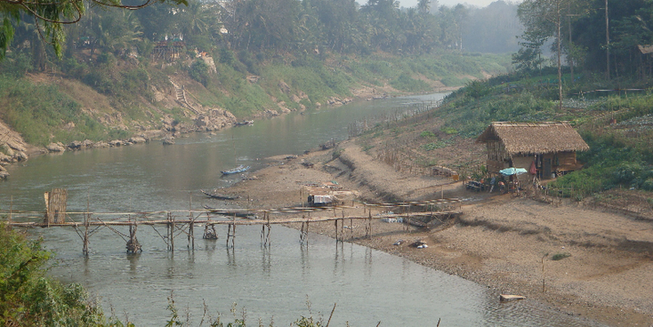 Luang-Prabang-Mekong-rivier-brug-Laos