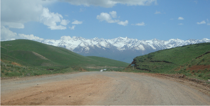 Tash-Rabat-Naryn-zijderoute-weg-Kirgizië