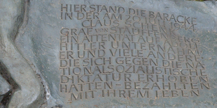Stauffenberg-monument-barak-Wolfschanze-aanslag-Hitler-hoofdkwartier-Polen