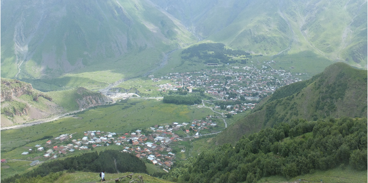 Kazbegi-Georgië-berg-Kaukasus-uitzicht