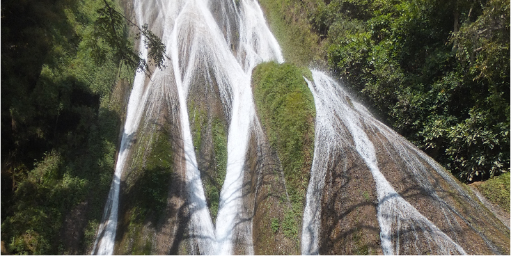Hsipaw-waterval-Myanmar