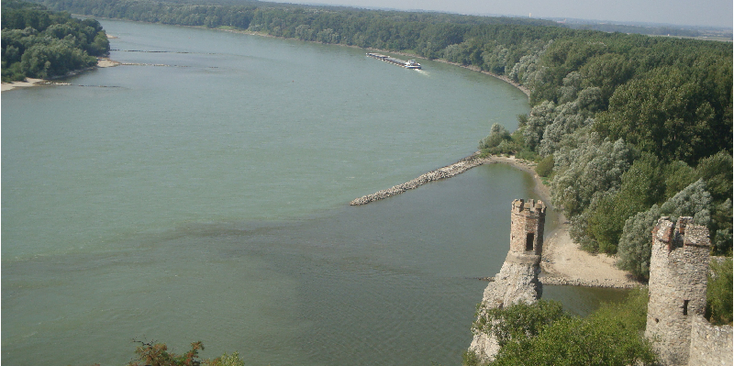 Devin-kasteel-castle-Donau-rivier-Bratislava-Slowakije