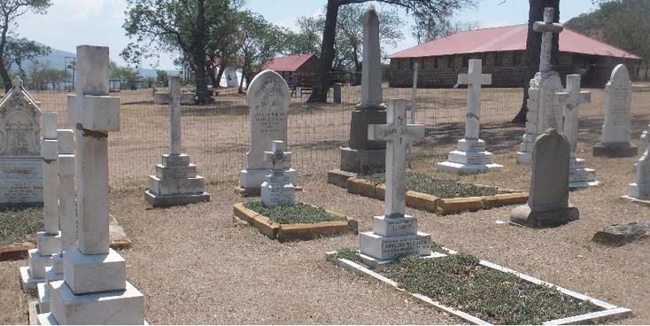 Talana-begraafplaats-Dundee-graven-tombe-Zuid-Afrika