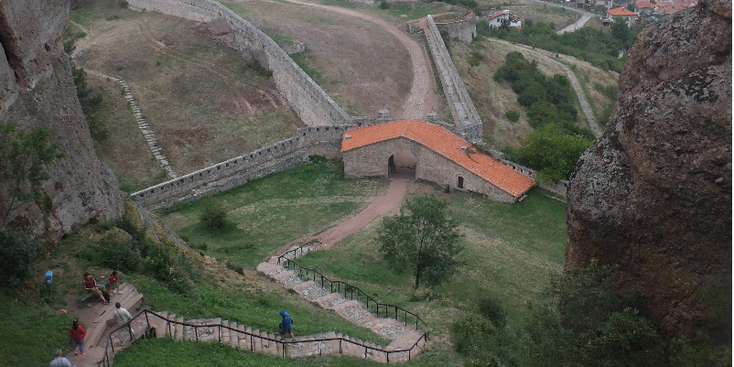Belogradchik-rotsfort-Kaleto-Bulgarije-kasteel-rotsen-piek