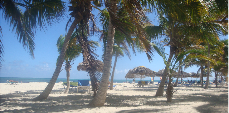 Playa-Santa-Lucia-strand-Cuba-zon-zee-surfen