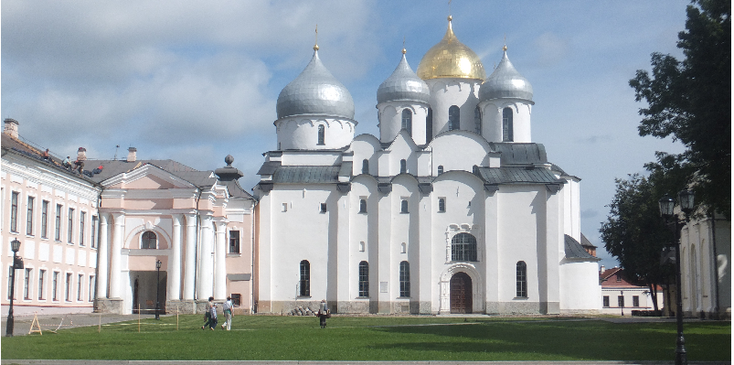 Kremlin-Novgorod-koepel-goud-kerk-Rusland