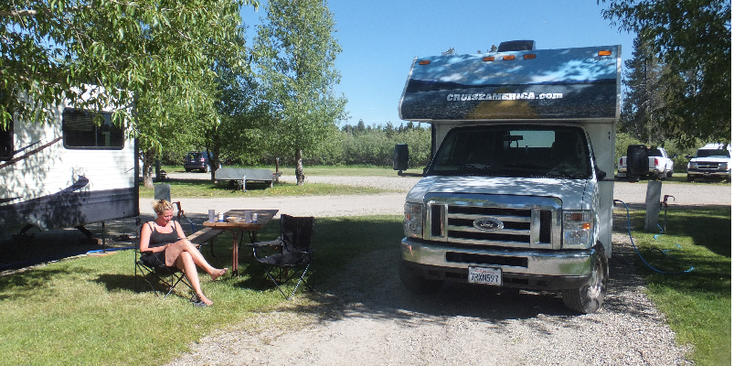 Island-Park-Buffalo-Run-RV-park-and-cabins-Highway-20-Yellowstone-National-Park-camper-Verenigde-Staten