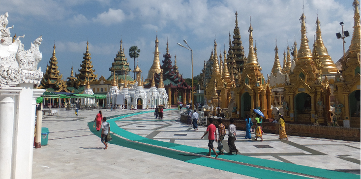 Shwedagon-Paya-Boeddhistische-tempel-plateau-Yangon-Rangoon-Myanmar-Birma