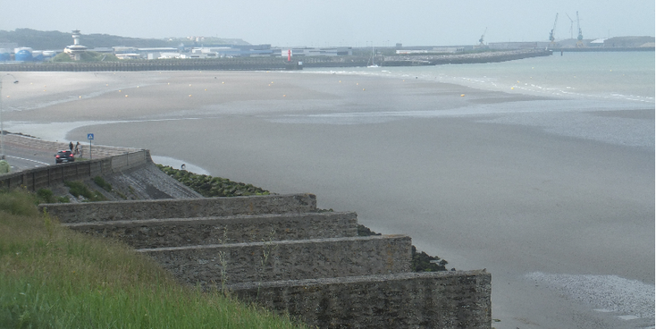 Boulogne-sur-Mer-bunker-strand-haven-Frankrijk