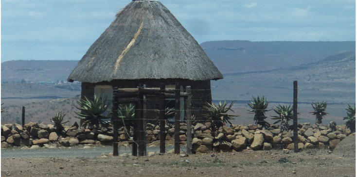 Isandlwana-Eshowe-hutje-rondavel-slagveld-Zuid-Afrika