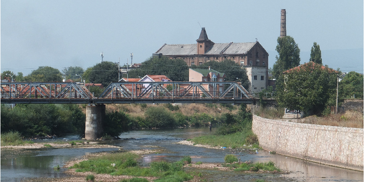Nisava-rivier-brug-kerk-Nis-Servië